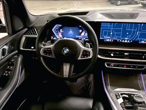 Used 2025 BMW X5 xDrive40i w/ M Sport Package image 6