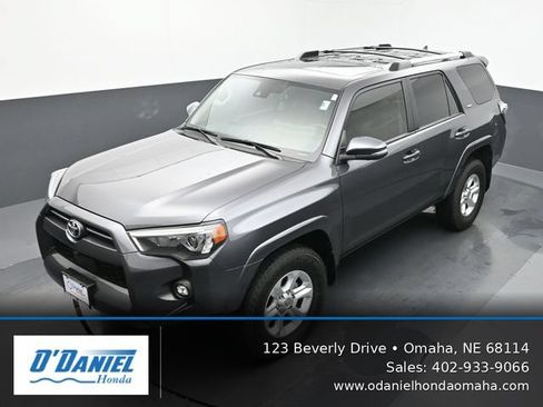 Used 2022 Toyota 4Runner SR5 Premium w/ Moonroof Package AWD/4WD image 21