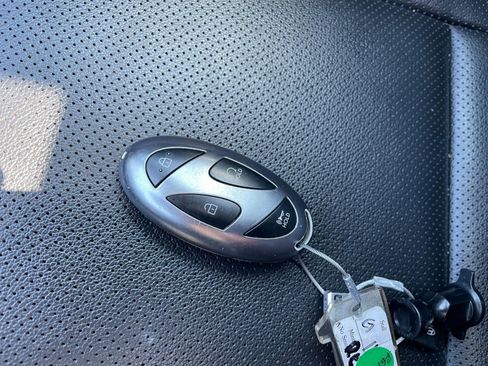 Used 2025 Hyundai Elantra Limited image 21