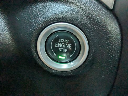 Certified 2022 Chevrolet Silverado 1500 LTZ w/ LTZ Convenience Package II image 24