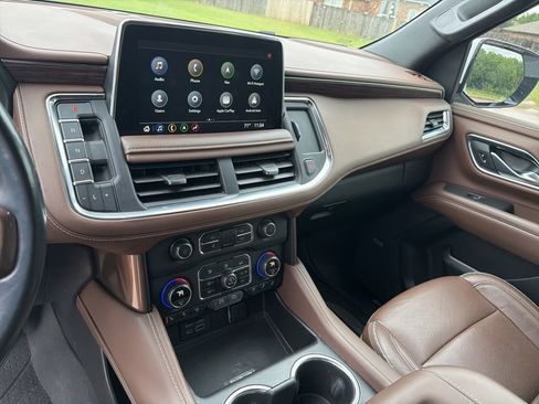 Used 2021 Chevrolet Tahoe High Country AWD/4WD image 16