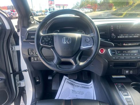 Used 2022 Honda Pilot TrailSport image 13