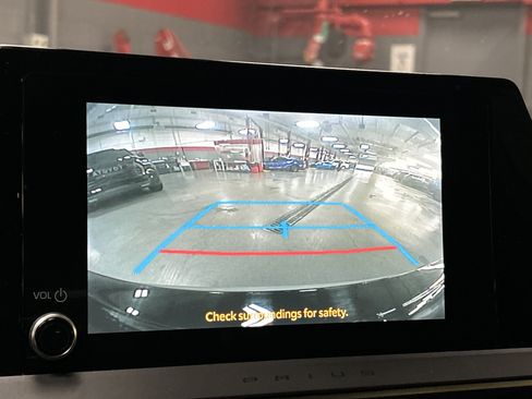 Used 2024 Toyota Prius Prime FWD image 23