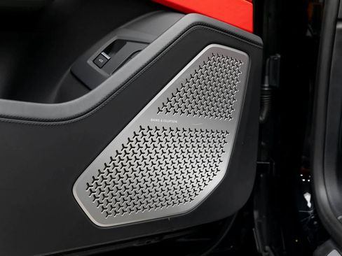 Used 2022 Lamborghini Urus image 26