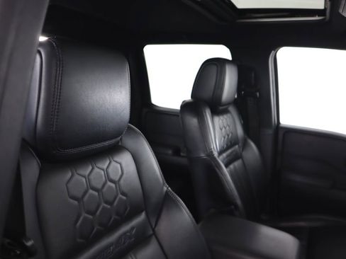 Used 2022 Nissan Frontier PRO-4X w/ Pro-4X Premium Package AWD/4WD image 26