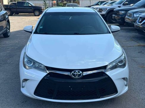 Used 2016 Toyota Camry SE FWD image 2