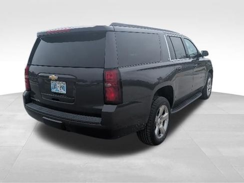 Used 2017 Chevrolet Suburban LT w/ Luxury Package RWD image 3