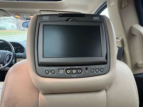 Used 2012 GMC Acadia Denali image 15