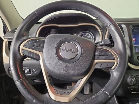 Used 2014 Jeep Cherokee Latitude w/ Comfort/Convenience Group FWD image 22