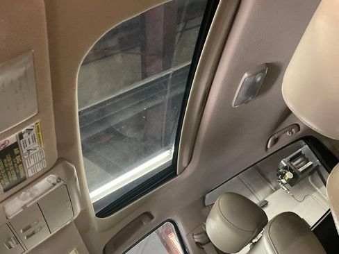 Used 2011 Toyota Tundra Limited w/ Memory Pkg AWD/4WD image 27