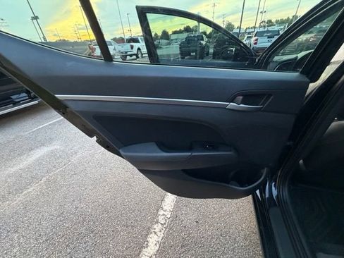 Used 2018 Hyundai Elantra SEL FWD image 14