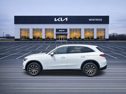 Used 2023 Mercedes-Benz GLC 300 4MATIC image 9