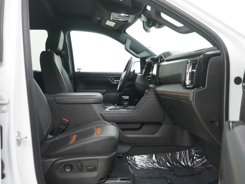 Used 2024 GMC Sierra 1500 AT4 AWD/4WD image 11