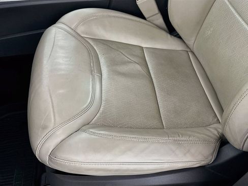 Used 2020 Ford Explorer Platinum w/ Premium Technology Package AWD/4WD image 18