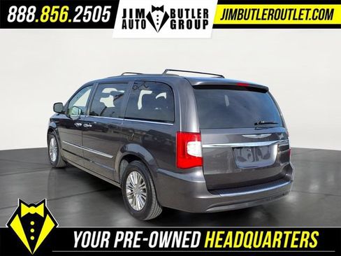 Used 2015 Chrysler Town & Country Touring-L w/ Driver Convenience Group FWD image 2