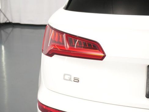 Used 2018 Audi Q5 2.0T Premium Plus w/ Premium Plus Package AWD/4WD image 16