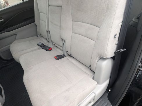 Used 2017 Honda Pilot EX image 13