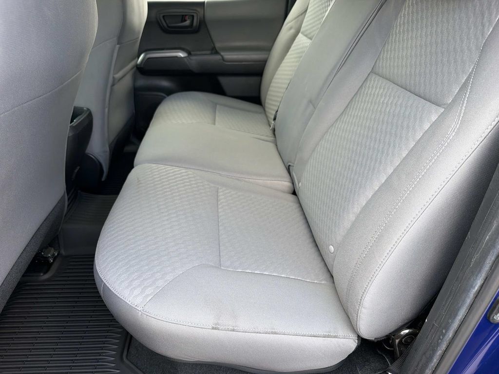 Used 2023 Toyota Tacoma SR5 AWD/4WD image 12