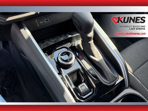 New 2025 Chevrolet Colorado Trail Boss w/ Off-Road Front Bumper Package image 24