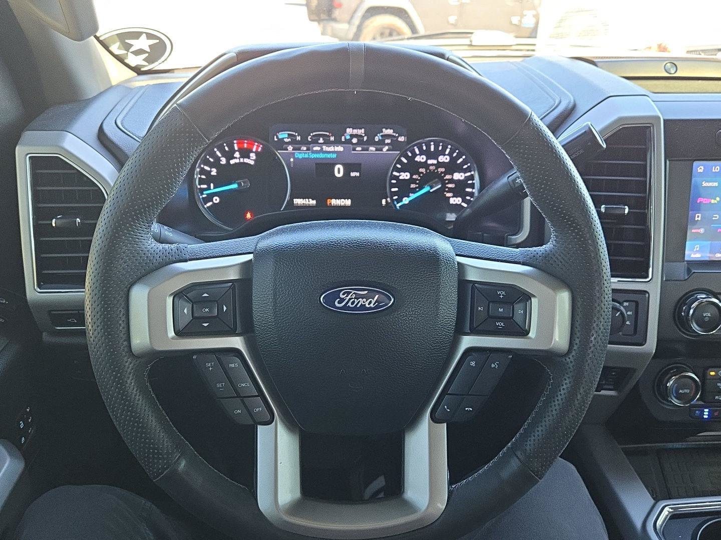 Used 2021 Ford F350 Lariat w/ Lariat Ultimate Package AWD/4WD image 18