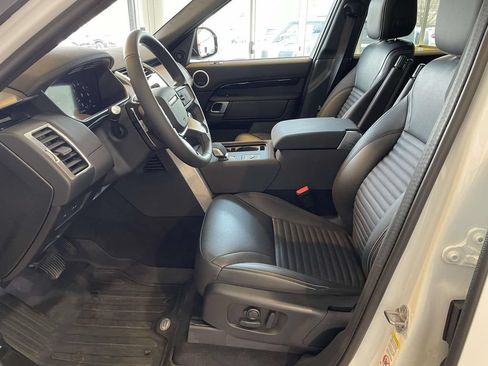 Used 2025 Land Rover Discovery S AWD/4WD image 14