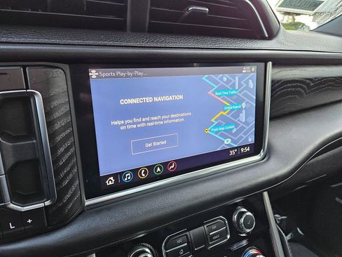 Used 2021 GMC Yukon Denali w/ Denali Premium Package image 30