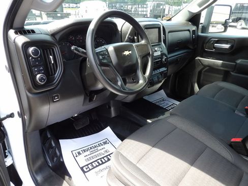 Used 2025 Chevrolet Silverado 3500 W/T w/ WT/CX Safety Package AWD/4WD image 16