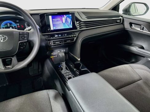 Used 2025 Toyota Camry LE FWD image 24