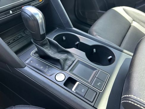 Used 2020 Volkswagen Atlas Cross Sport SE w/ Panoramic Sunroof Package FWD image 37
