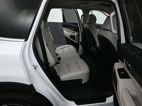 Used 2023 Kia Telluride EX image 37