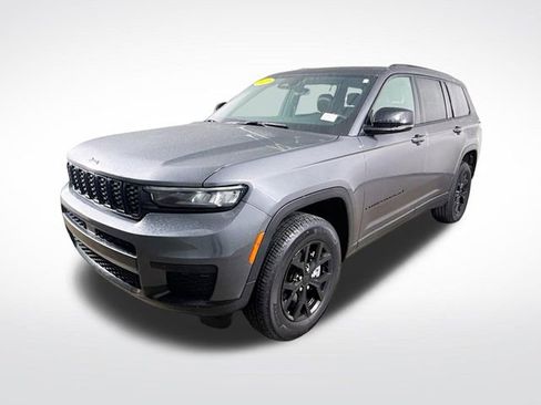 Used 2025 Jeep Grand Cherokee L Laredo image 3