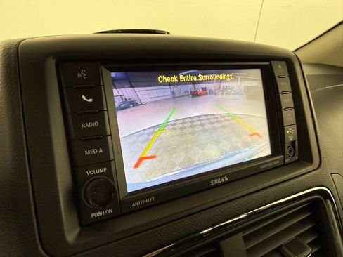 Used 2018 Dodge Grand Caravan SE w/ UConnect Hands-Free Group image 24