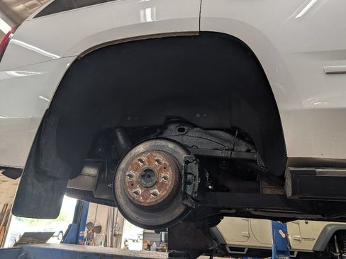 Used 2018 Chevrolet Tahoe Premier AWD/4WD image 17