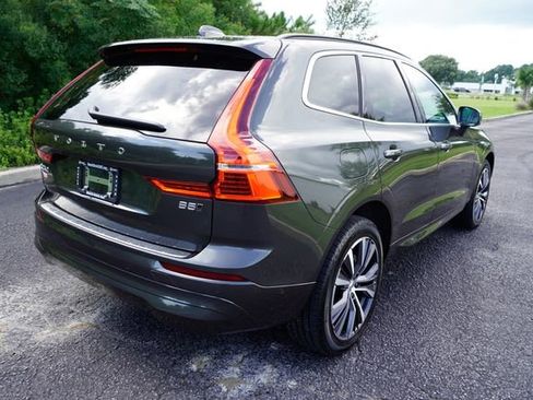 Used 2022 Volvo XC60 B5 Momentum w/ Advanced Package image 3