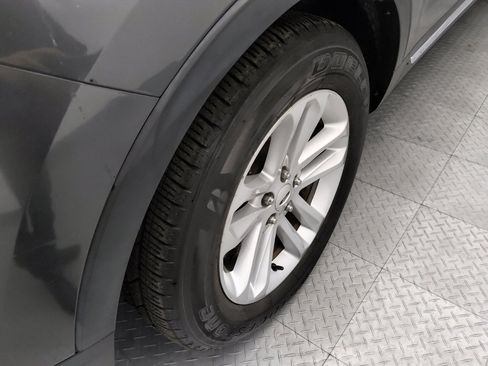 Used 2017 Ford Explorer XLT FWD image 31