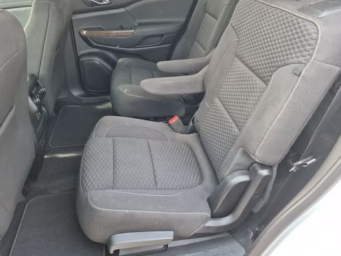 Used 2019 GMC Acadia SLE FWD image 19