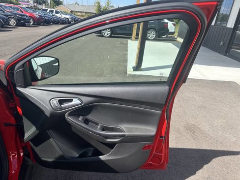 Used 2017 Ford Focus SE image 23