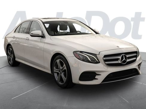 Used 2018 Mercedes-Benz E 300 4MATIC image 4