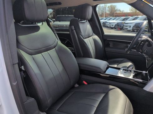 Certified 2025 Land Rover Range Rover Long Wheelbase SE AWD/4WD image 26