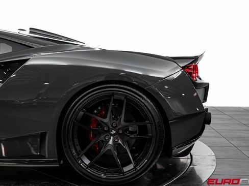 Used 2020 Ferrari F8 Tributo image 21