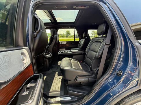 Used 2020 Lincoln Navigator Reserve w/ Luxury Package AWD/4WD image 23