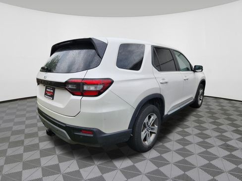 Used 2023 Honda Pilot EX-L image 4