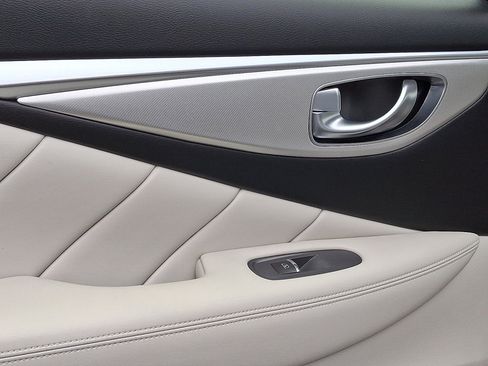 Used 2019 INFINITI Q50 Luxe w/ Essential Package (3.0T Luxe) image 19