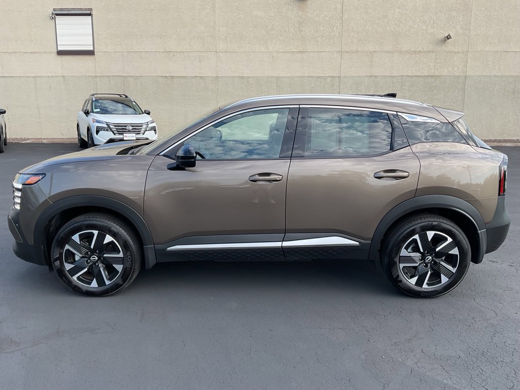 Used 2026 Nissan Kicks SR AWD/4WD image 8