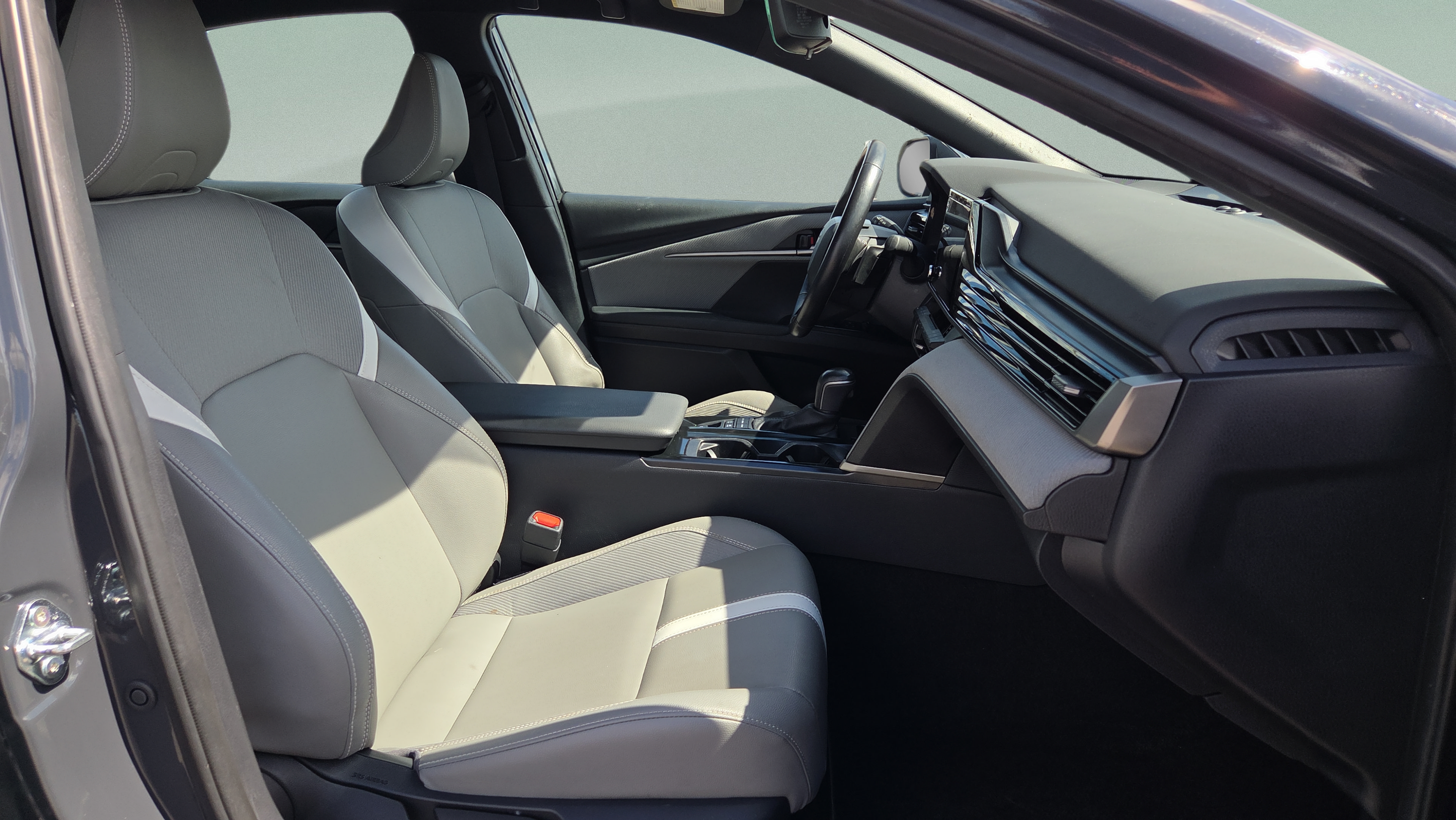 Certified 2025 Toyota Camry SE FWD image 15