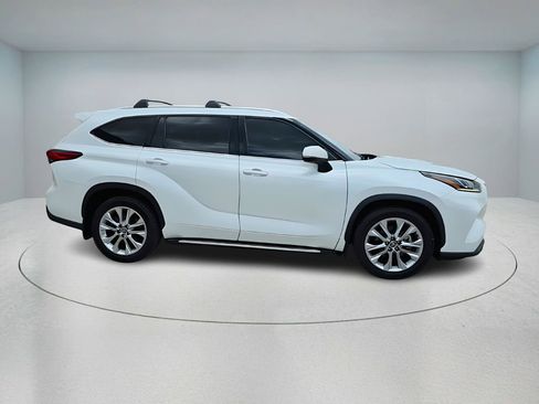 Used 2022 Toyota Highlander Limited AWD/4WD image 8