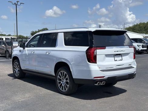 New 2026 GMC Yukon XL Denali w/ Denali Reserve Package AWD/4WD image 5