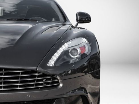 Used 2016 Aston Martin Vanquish Coupe RWD image 45