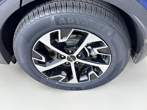Used 2025 Kia Sportage EX image 37