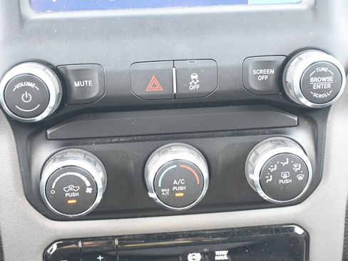 Used 2024 RAM 3500 Big Horn AWD/4WD image 22